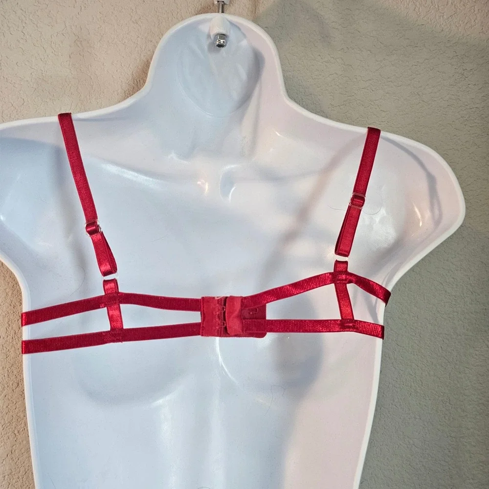 VNTG Frederick's of Hollywood 36b red sequin bra vampire romantic‎ sexy goth